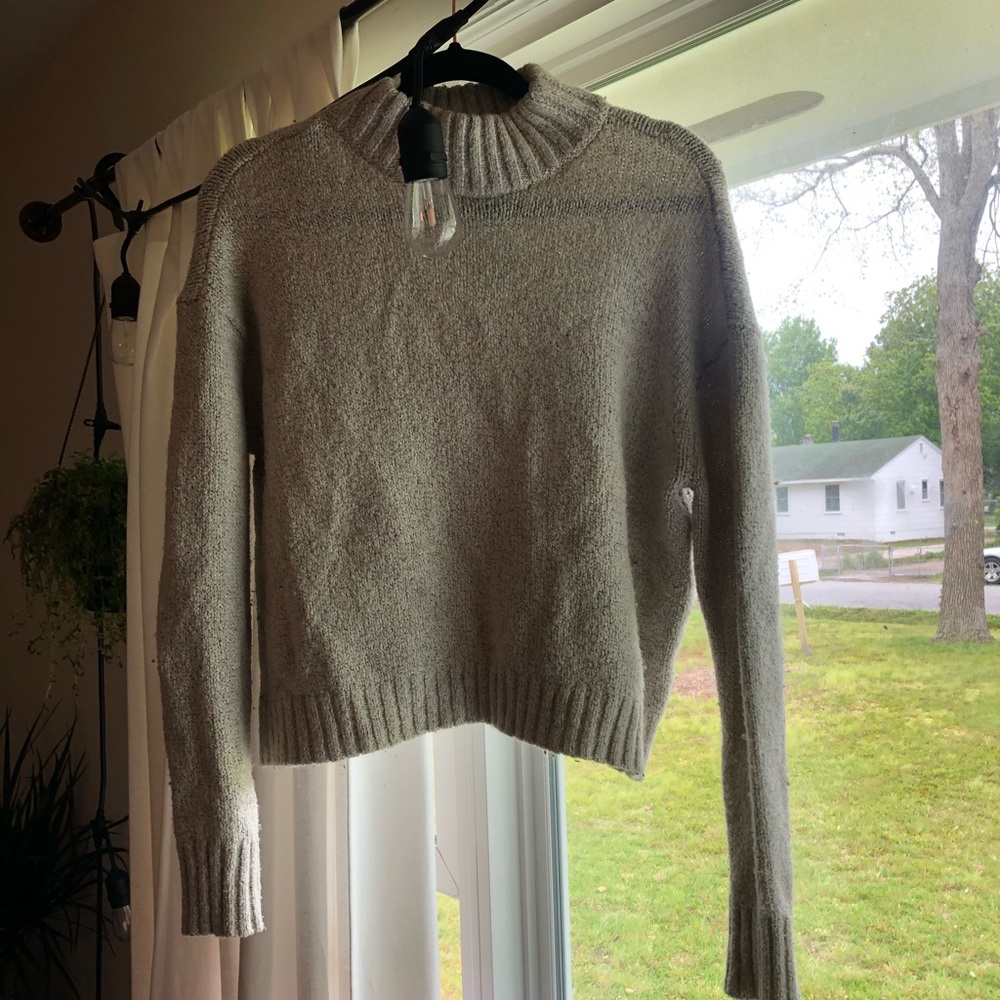 Cream Cropped Sweater